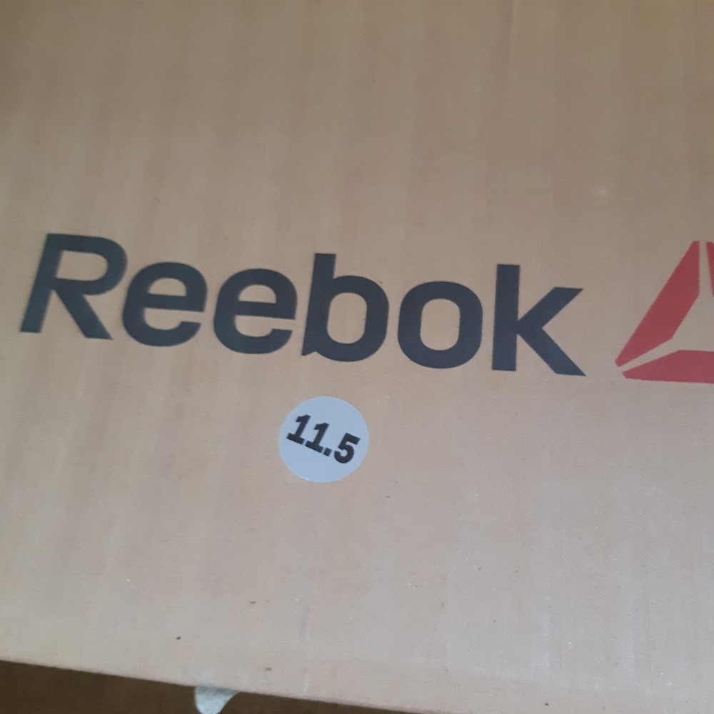 Reebok men branded shoes
